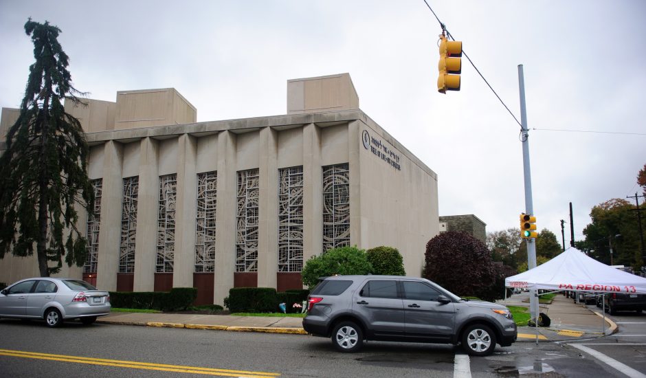 Šaudynes Pitsburgo sinagogoje surengęs R. Bowersas atsisako pripažinti kaltę
