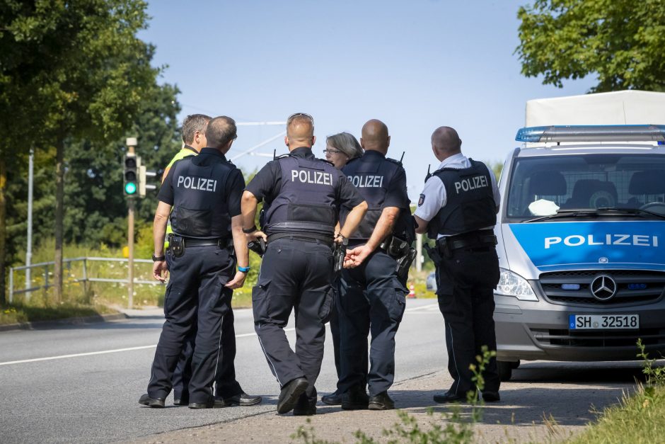 Vokietijos policija: terorizmo pėdsakų keleivius užpuolusio vyro veiksmuose nėra