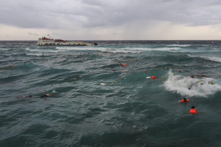 Indonezija: prakiurus kelto dugnui, nuskendo mažiausiai 26 žmonės
