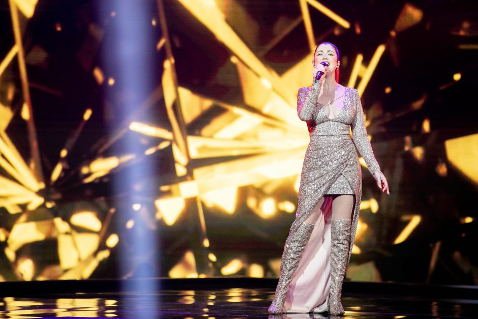 Po pirmojo atrankos į „Euroviziją“ pusfinalio iškrito net E. Jennings