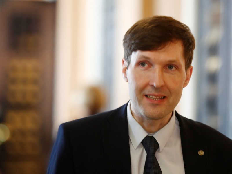 Estijos parlamente atmestas siūlymas pareikšti nepasitikėjimą ministru M. Helme