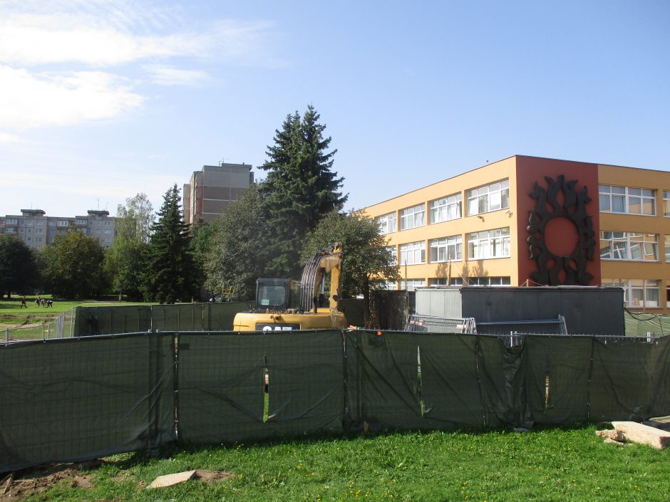 Praūžusi liūtis sustabdė M. Mažvydo progimnazijos stadiono rekonstrukcijos darbus