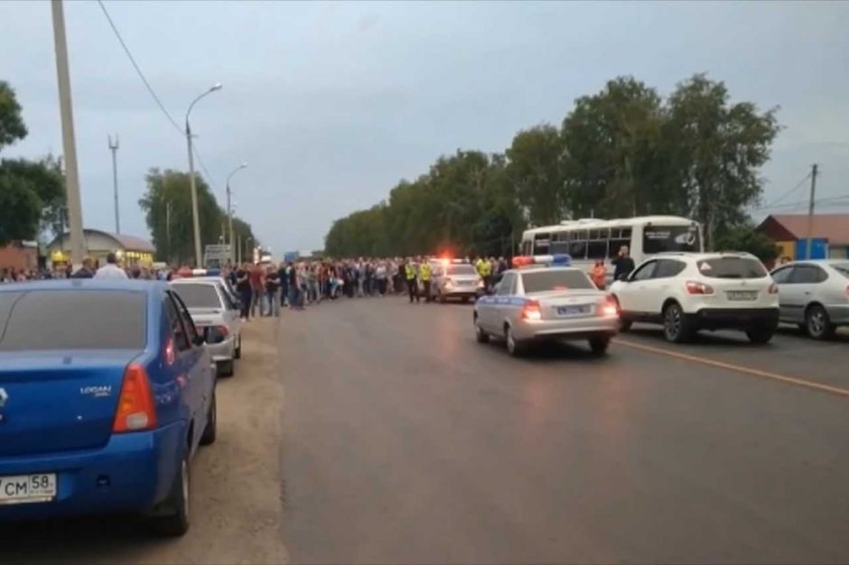 Kruvinos muštynės tarp rusų ir romų: į policiją atvežti 174 žmonės