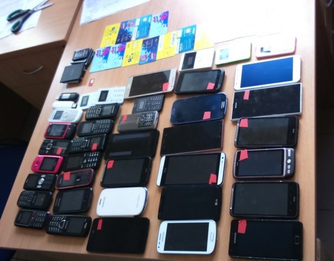 Šiemet įkalinimo įstaigose konfiskuota daugiau nei 1,6 tūkst. telefonų