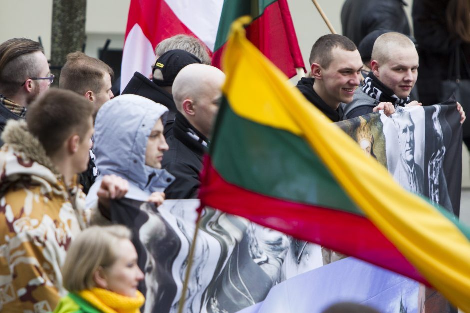 Apie tūkstantis žmonių žygiavo tautininkų eitynėse Vilniuje 