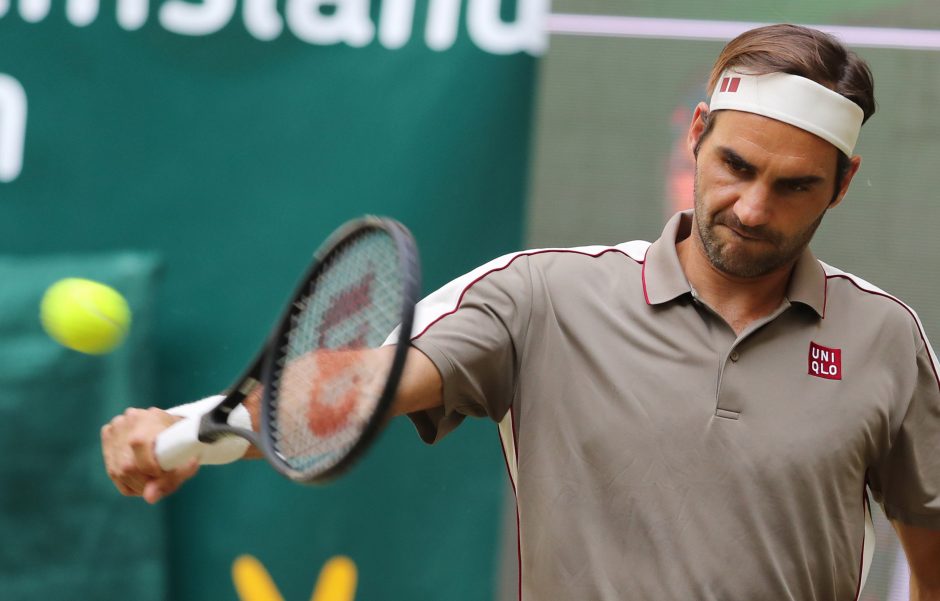 Dešimtojo titulo siekiantis R. Federeris Halėje prasibrovė į ketvirtfinalį