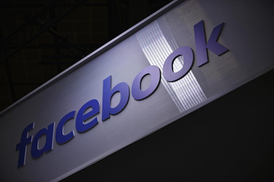 „Facebook“: vyriausybės turi reguliuoti socialinius tinklus