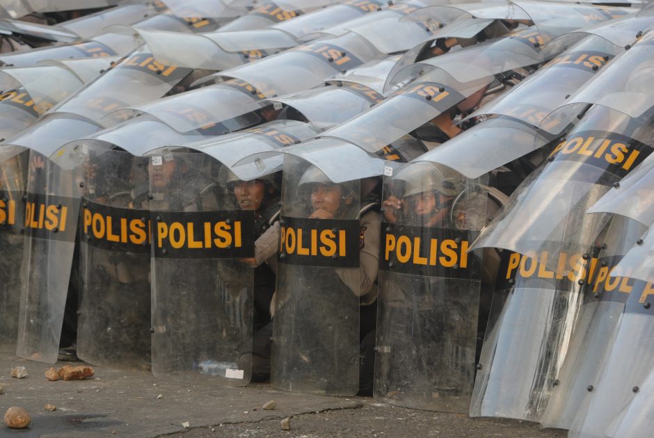 Indonezijos sostinėje vyko susirėmimai tarp policijos ir demonstrantų