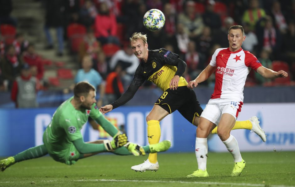 „Borussia“ iškovojo pergalę Prahoje, „SSC Napoli“ prarado taškus Belgijoje