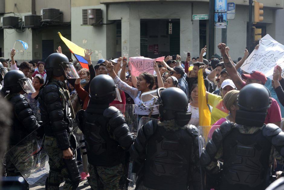Ekvadore per protestuotųjų ir policijos susirėmimus žuvo penki žmonės