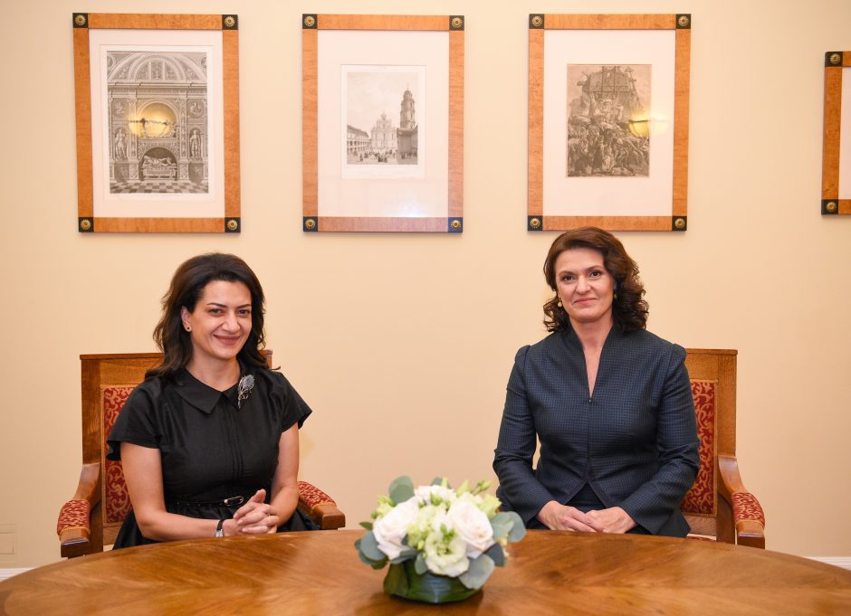 D. Nausėdienė su Armėnijos premjero sutuoktine aptarė visuomenines iniciatyvas