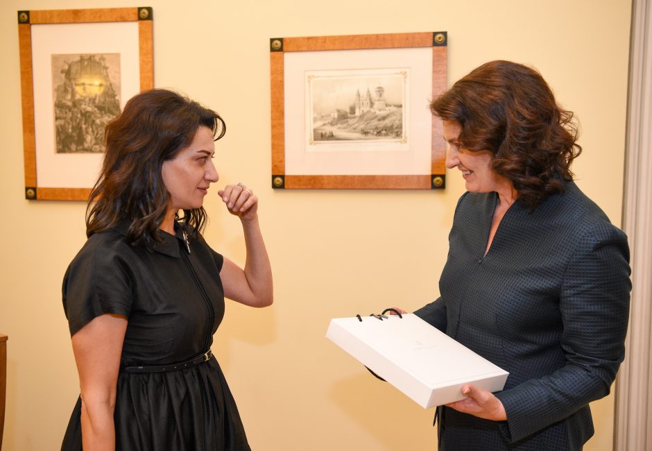 D. Nausėdienė su Armėnijos premjero sutuoktine aptarė visuomenines iniciatyvas