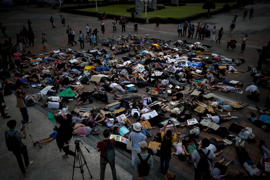 Per pasaulį nusirito protestai prieš klimato kaitą
