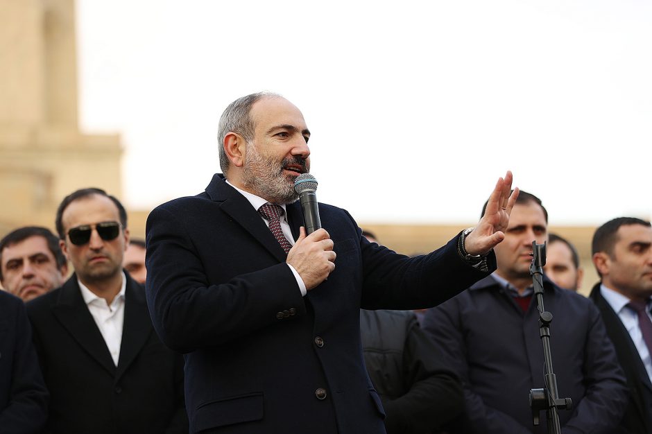 Armėnijos premjeras pasirengęs naujiems rinkimams