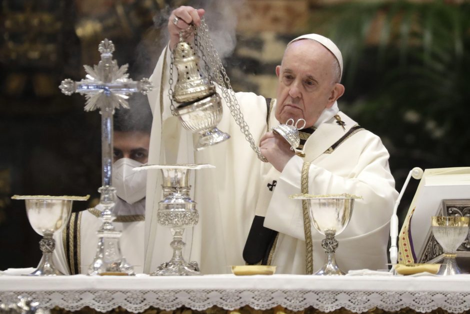 Popiežius Didįjį ketvirtadienį pradėjo Velykų šventimą