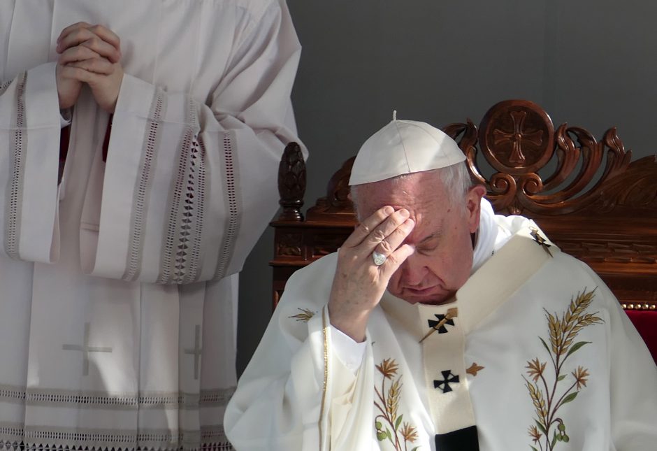 Popiežius Pranciškus pradeda pirmą per du dešimtmečius vizitą Graikijoje