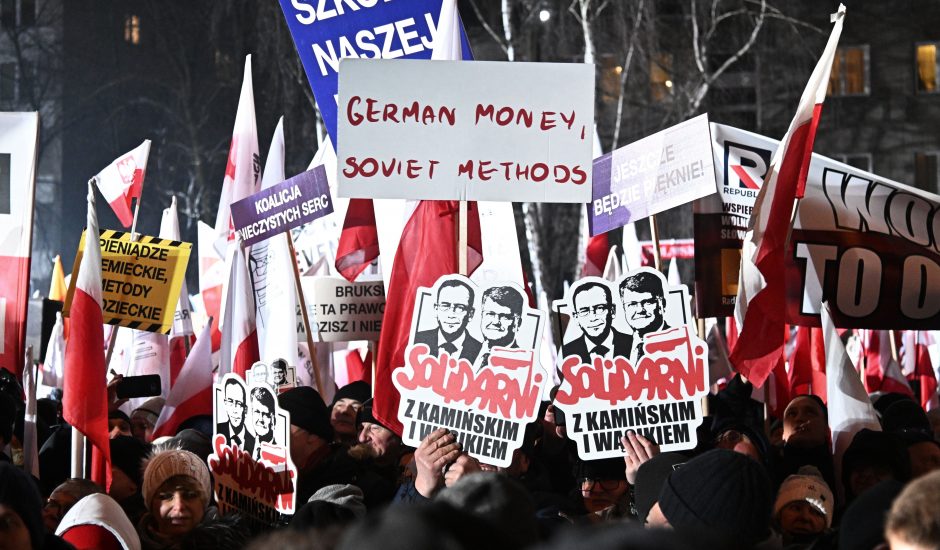Tūkstančiai lenkų išėjo į demonstraciją prieš D. Tusko vyriausybę
