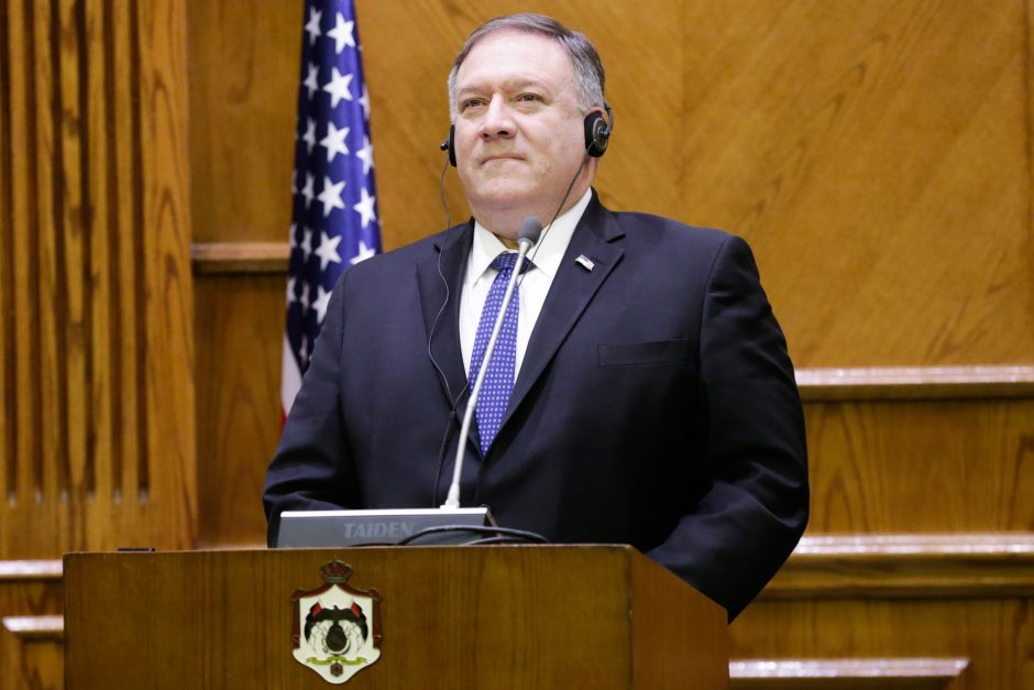 M. Pompeo: JAV tęs kovą su IS, nepaisant pasitraukimo iš Sirijos