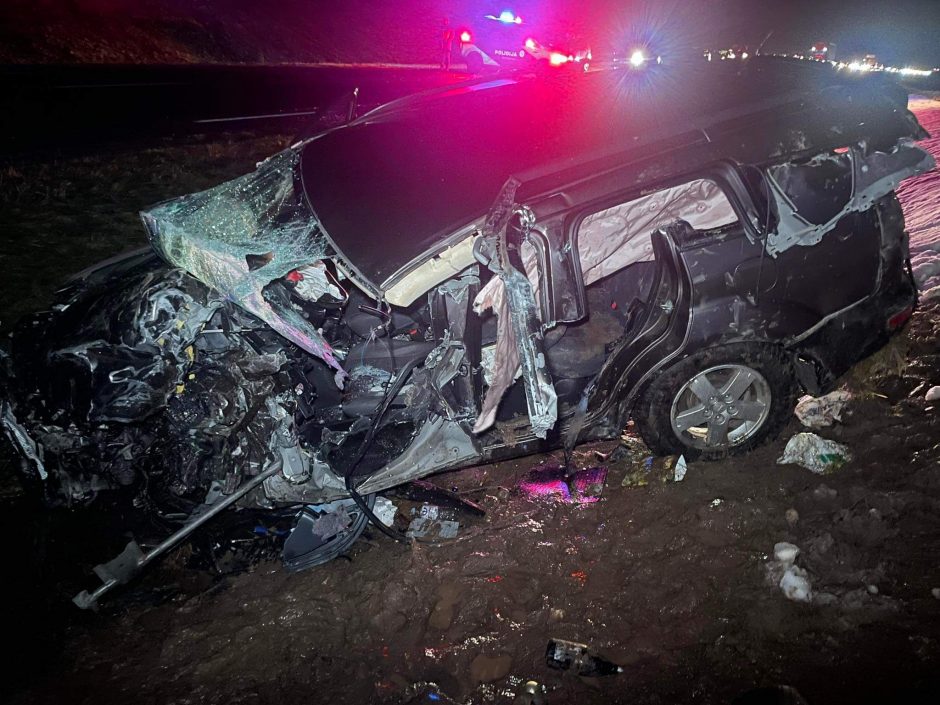 Didelė avarija Alytaus rajone: susidūrė trys automobiliai, nukentėjo trys žmonės
