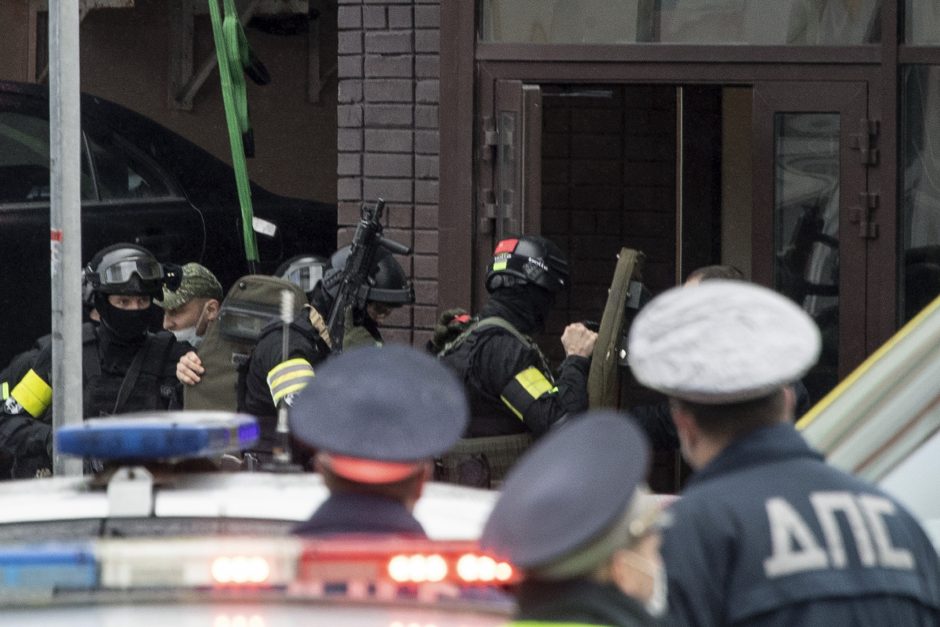 Maskvos centre įkaitų banko skyriuje paėmęs vyras sulaikytas, žmonės nenukentėjo 