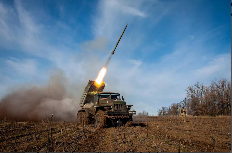 Rusija tvirtina, kad Ukraina panaudojo JAV parūpintą naują toliašaudį ginklą