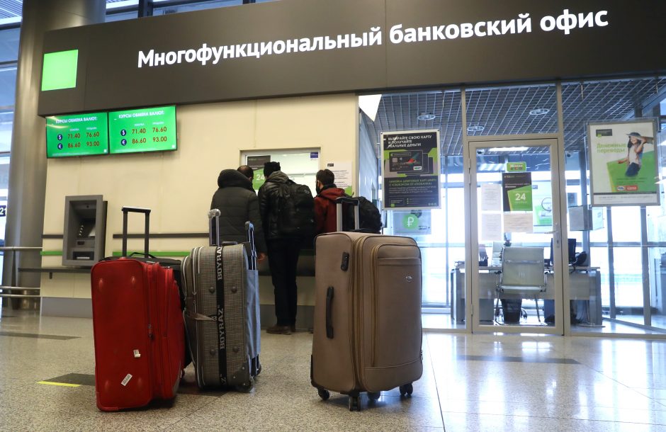 Maskvos oro uostas sako nepriimsiantis žurnalistų, norinčių nušviesti A. Navalno sugrįžimą