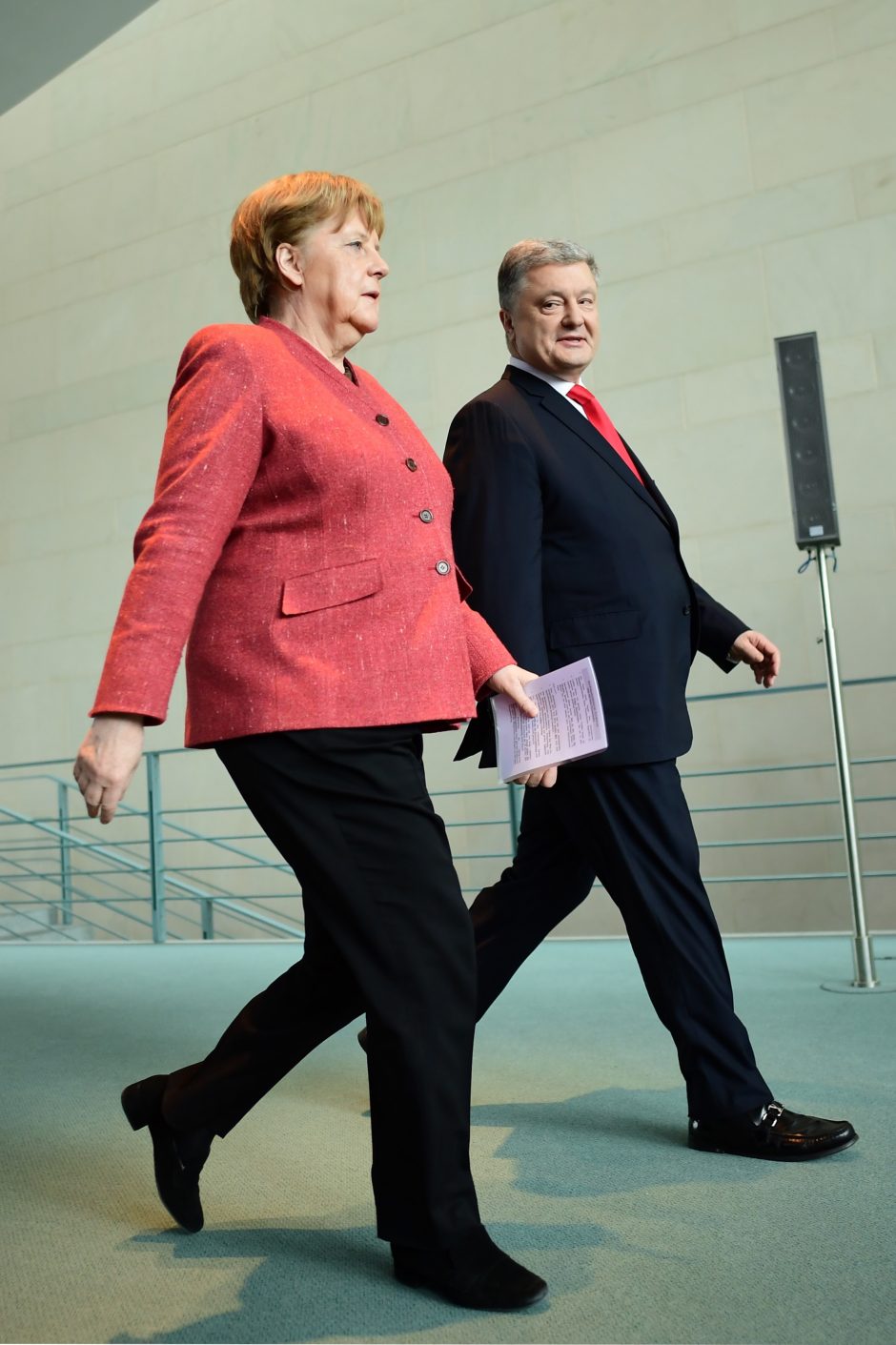 P. Porošenka po susitikimo su A. Merkel: sankcijos Rusijai būtinos