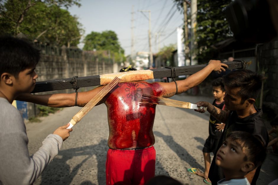 Didysis penktadienis Filipinuose – su nukryžiavimais ir plakimais
