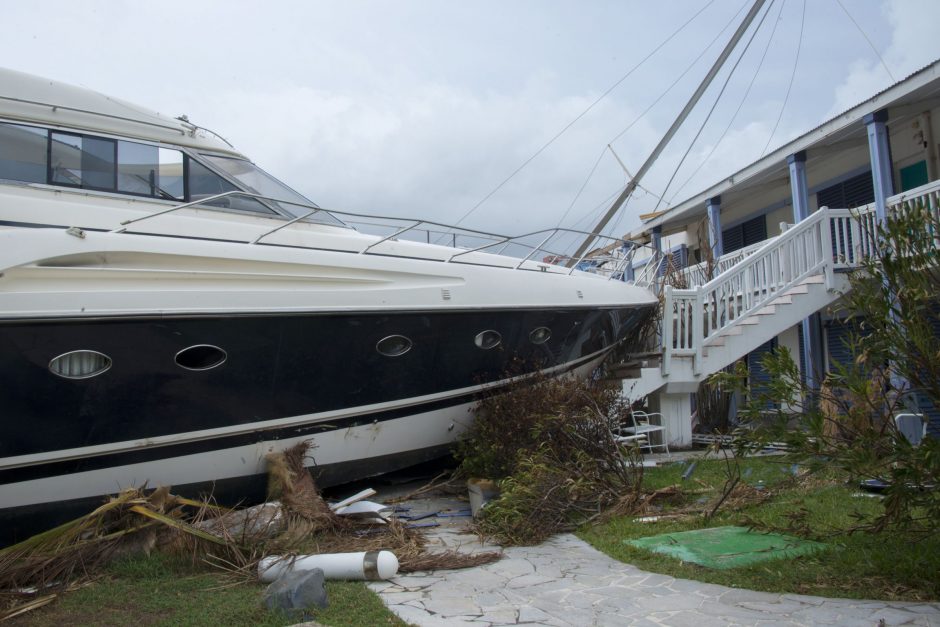 Uraganas „Maria“ Dominikoje nusinešė daugiau nei 15 gyvybių 