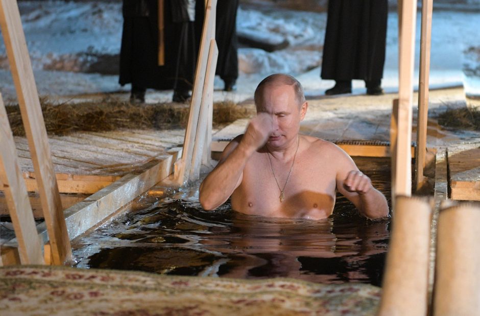 V. Putinas aplankė vienuolyną ir dalyvavo Viešpaties Krikšto šventės maudynėse