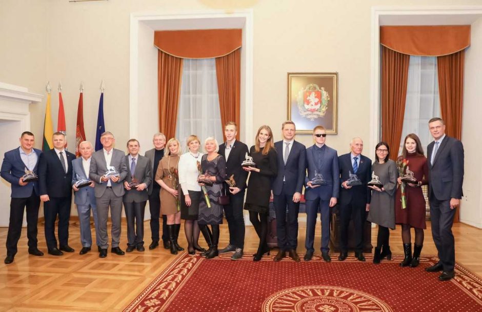 Sostinę garsinantys sportininkai apdovanoti „Vilniaus vilkais“
