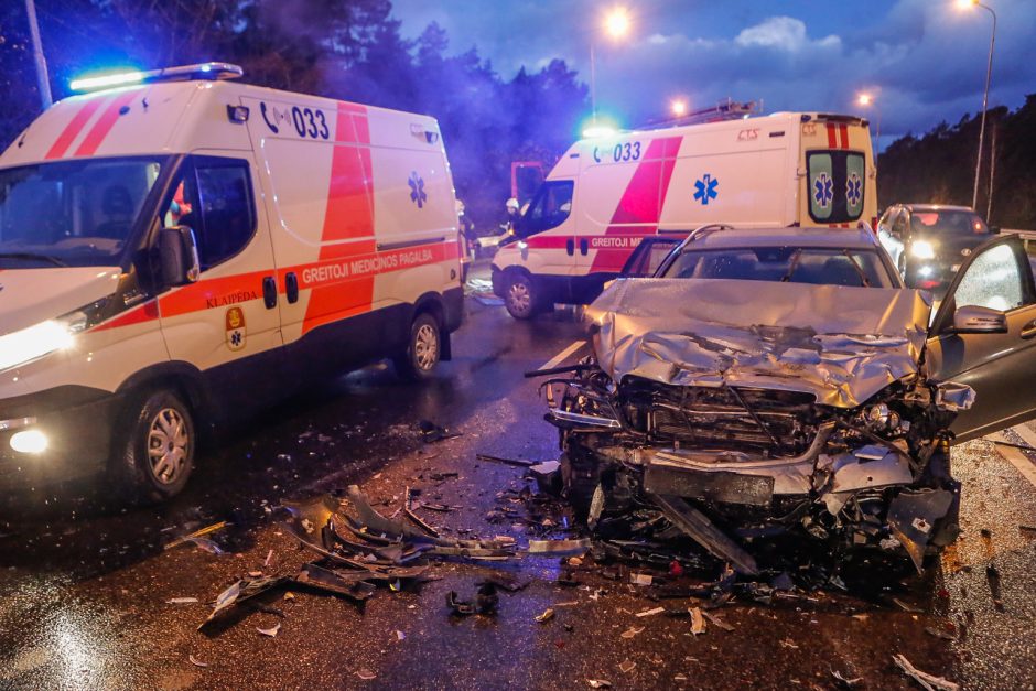 Plungės rajone per avariją sužeistieji buvo gabenami į kelias ligonines