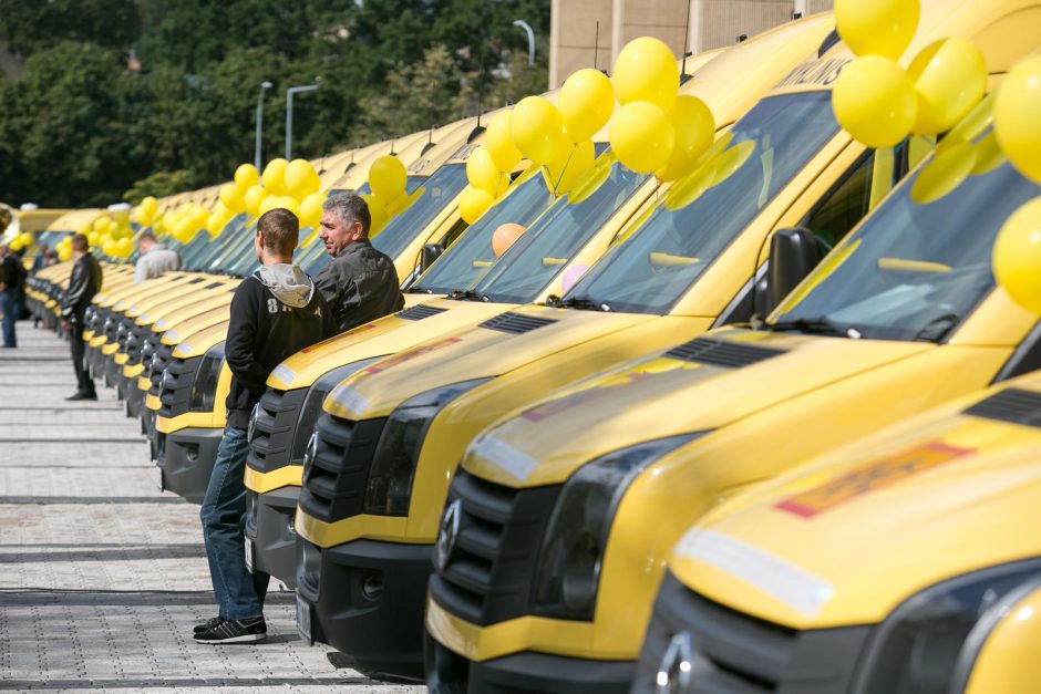 Mokykloms bus perduoti 36 nauji mikroautobusai
