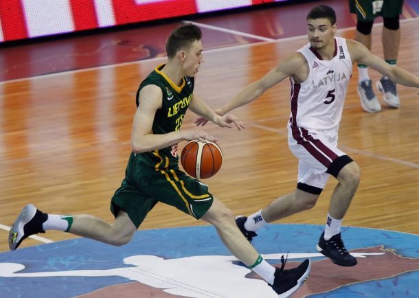 Europos čempionate Lietuvos 20-mečiai įveikė latvius ir grupėje liko antri