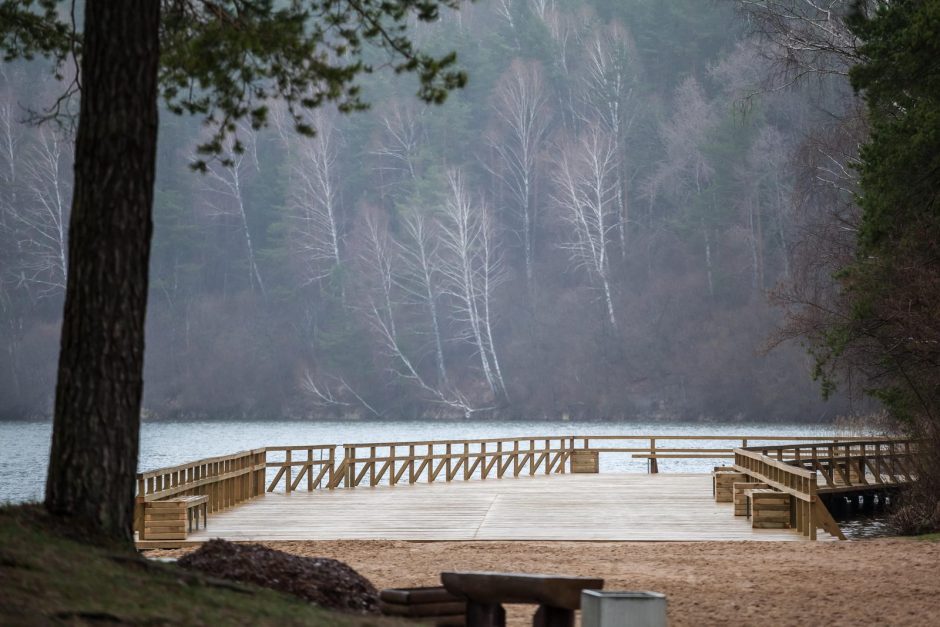 Vilniečiai apsidžiaugs: rekonstruotas Žaliųjų ežerų poilsiavietės tiltas
