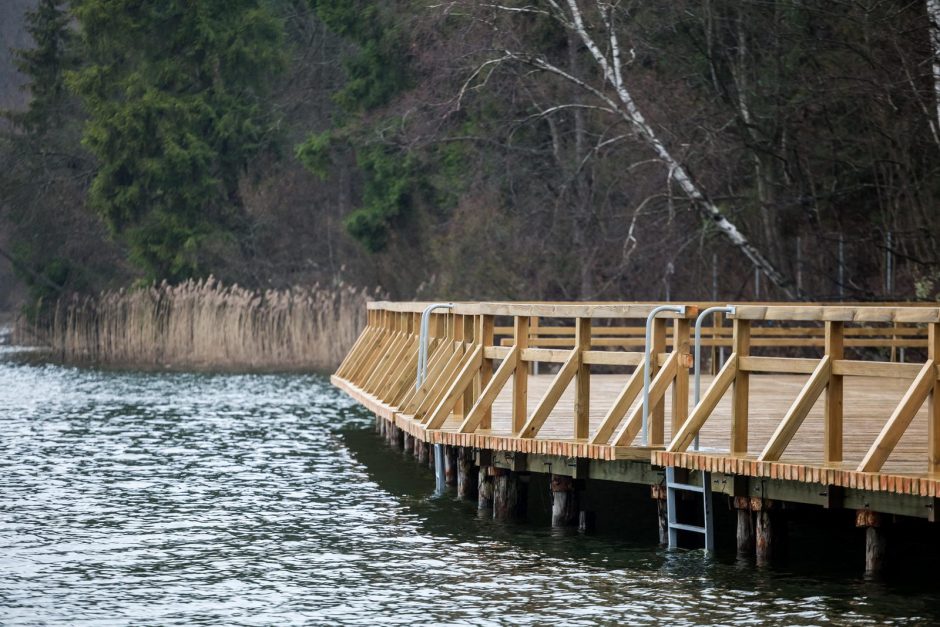 Vilniečiai apsidžiaugs: rekonstruotas Žaliųjų ežerų poilsiavietės tiltas