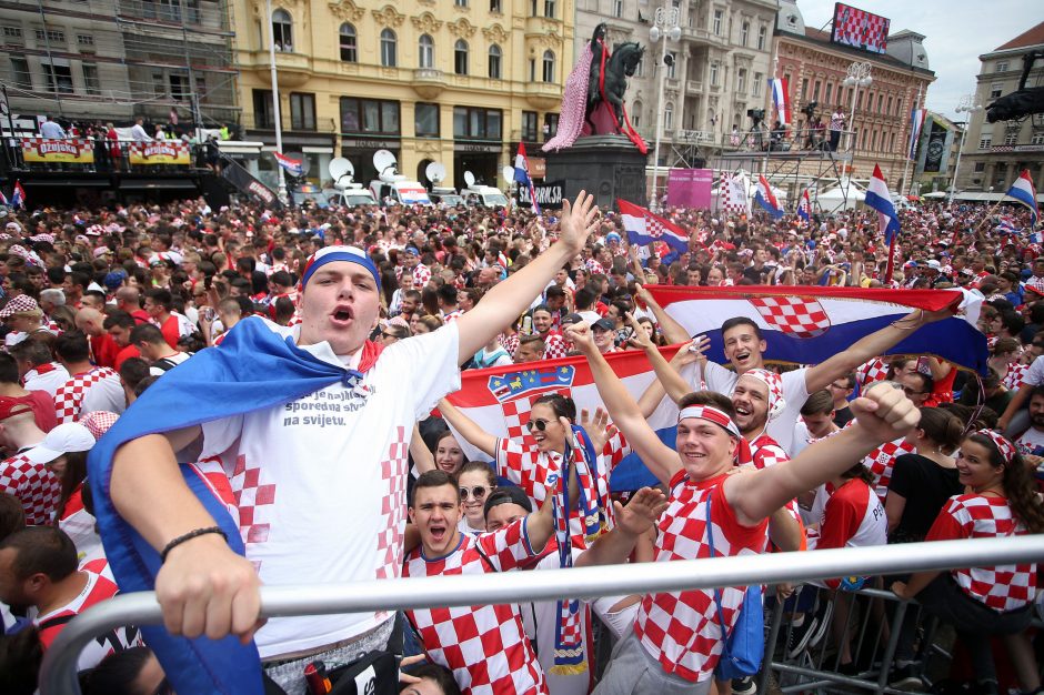 Zagrebe žmonių minia sveikino Kroatijos futbolininkus