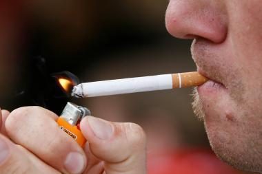 Seimas 3,5 karto padidino baudas už rūkymą draudžiamose vietose