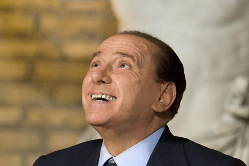 Italijos premjeras S.Berlusconi atsistatydino