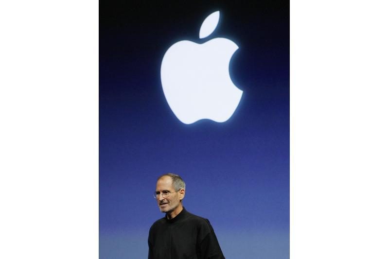 B.Gatesas: „Apple“ įkūrėjo S.Jobso indėlį jaus ištisos kartos