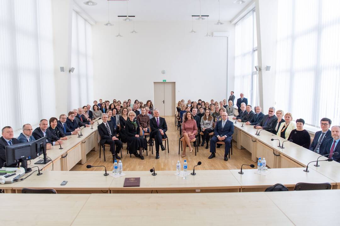 Prezidentas lankėsi Aukščiausiajame Teisme