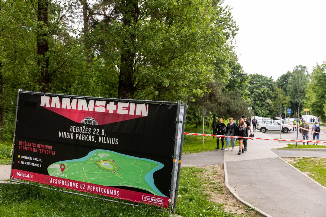 „Rammstein“ fanai renkasi į koncertą Vilniaus Vingio parke