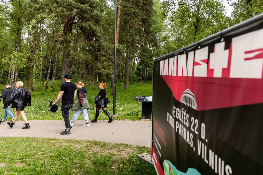 „Rammstein“ fanai renkasi į koncertą Vilniaus Vingio parke