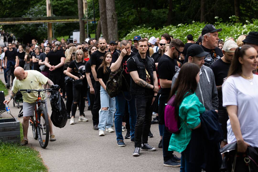 „Rammstein“ fanai renkasi į koncertą Vilniaus Vingio parke