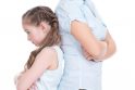 Pagalba: problemų su paaugliais vaikais turintys tėvai gali pasinaudoti Multidimensinės šeimos terapijos programa.