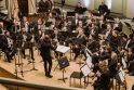 Festivalyje: „Iš arti“ dalyvavusio K. Variakojo diriguojamo Lietuvos simfoninio pučiamųjų orkestro, G. Gelgotės koncerto akimirka.