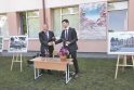 Startas: partnerystės sutartį pasirašė Kauno r. savivaldybės meras V. Makūnas ir fondo „BaltCap Infrastructure Fund“ partneris Š. Stepukonis. 