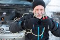  Išsikrauna: šaltuoju laikotarpiu akumuliatorių patariama įkrauti bent kas kelis mėnesius, ypač jei važiuojama nedideliais atstumais.