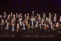 Klaipėdos valstybinio muzikinio teatro simfoninis orkestras su vyriausiuoju dirigentu T. Ambrozaičiu.