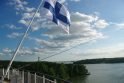 Dabar tarp Švedijos ir Suomijos pagrindinis susisiekimas yra jūrų keltais, o ateityje dėl Rusijos grėsmės gali atsirasti ir šias šalis jungiantis tiltas per Botnijos įlanką.